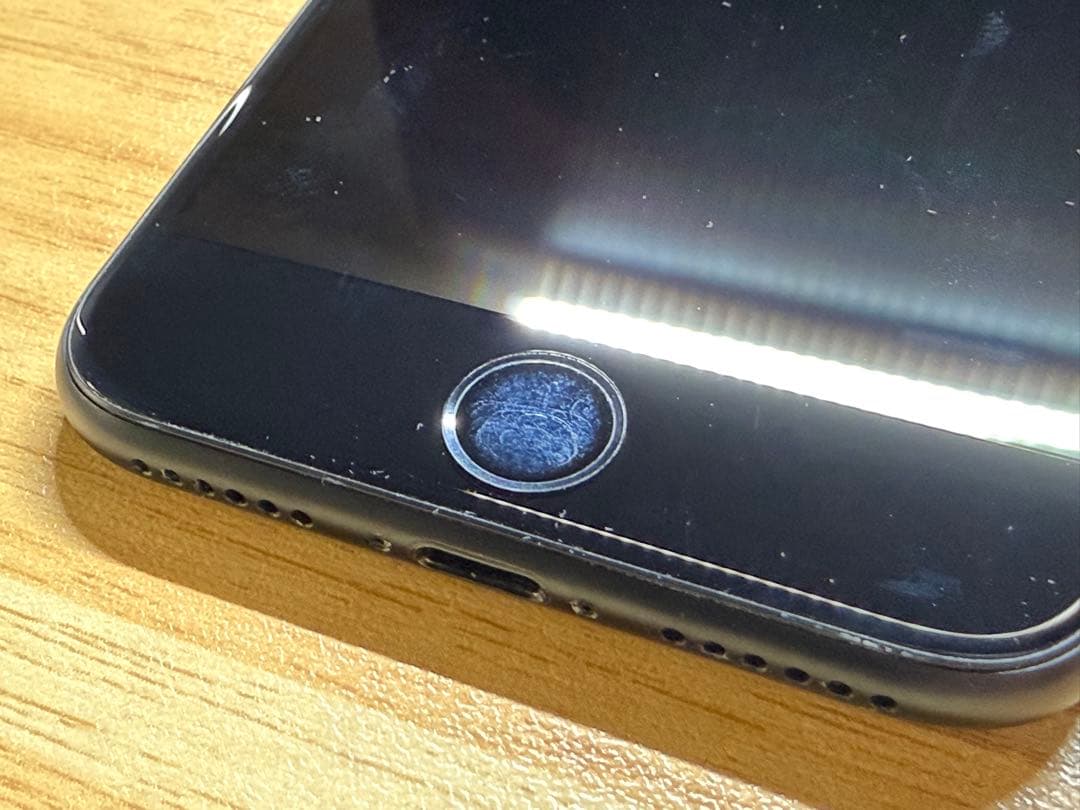 iPhone SE2 本体 ブラック 128GB