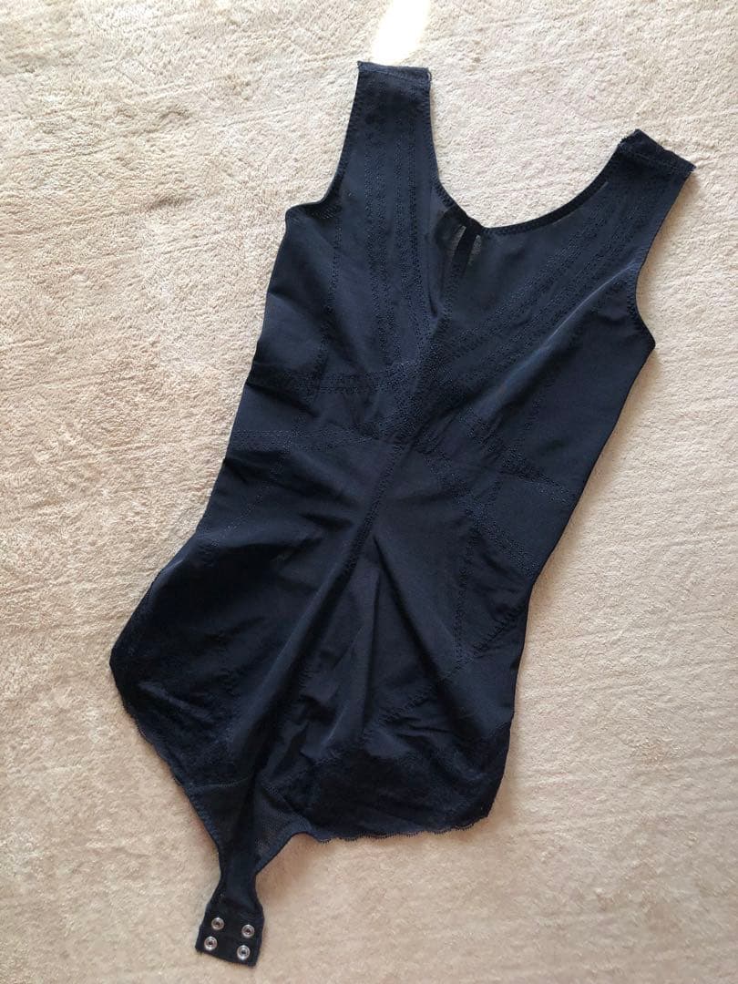 グラントイーワンズ　ララドール　ボディスーツ　補正下着