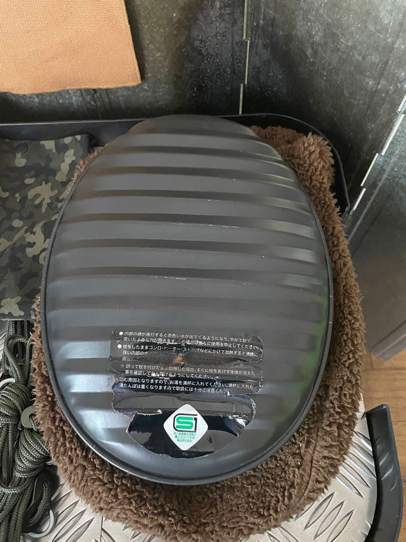 トランクカーゴ、テーブル、湯たんぽ、シュラフ、タープポール、風貌他　まとめ売り