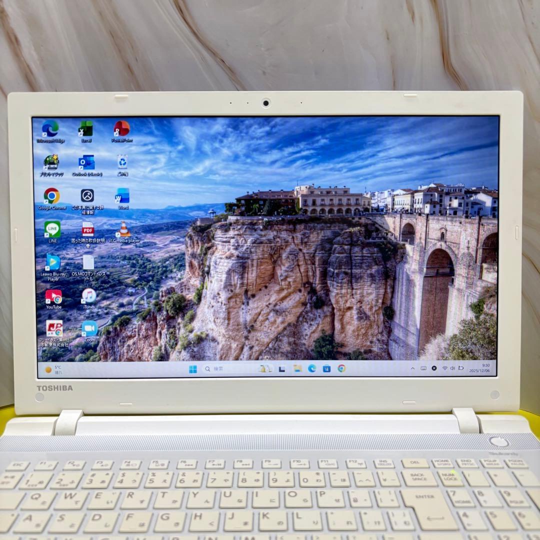 6世代【美品】オフィス付★東芝ノートPC★新品SSD＆Corei5＆メモリ8GB