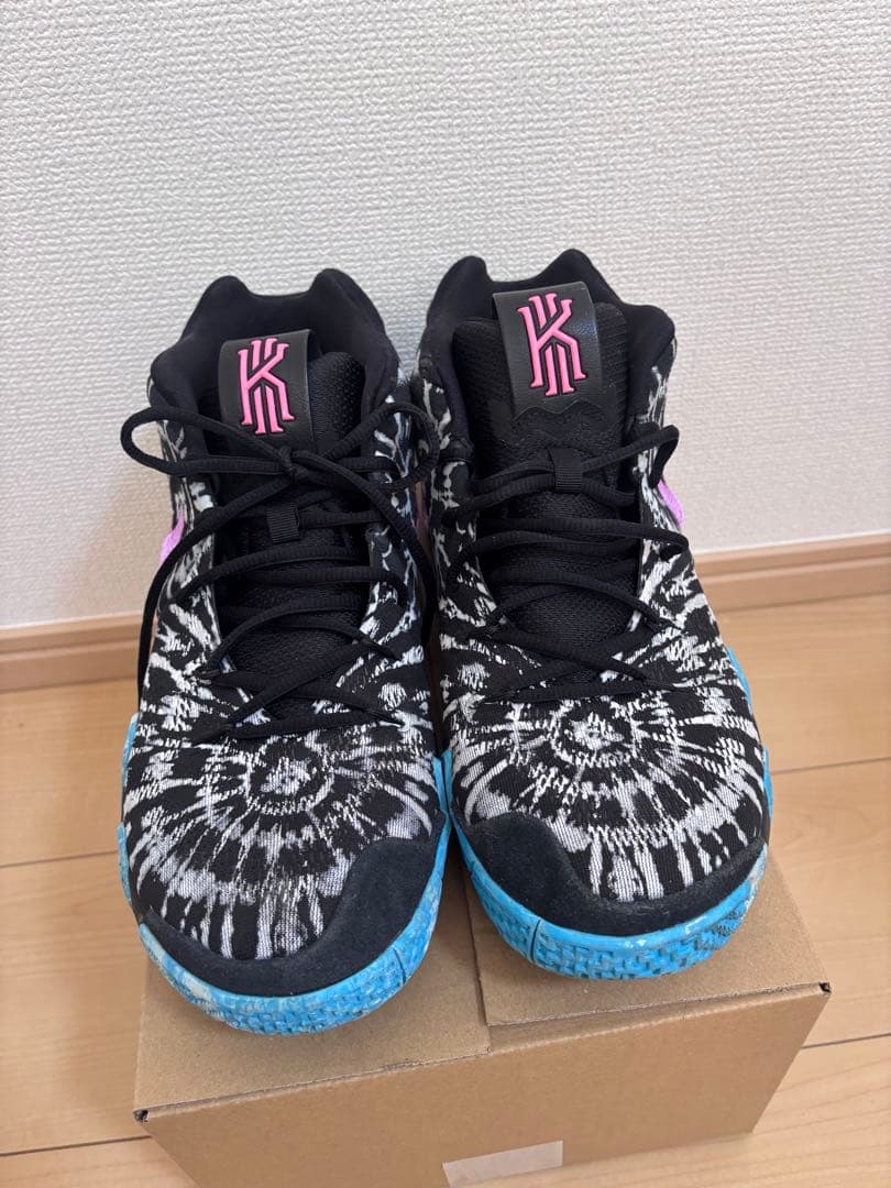 ジ*ン様 Nike Kyrie 6 ブラック/ホワイト/ブルー/ピンク