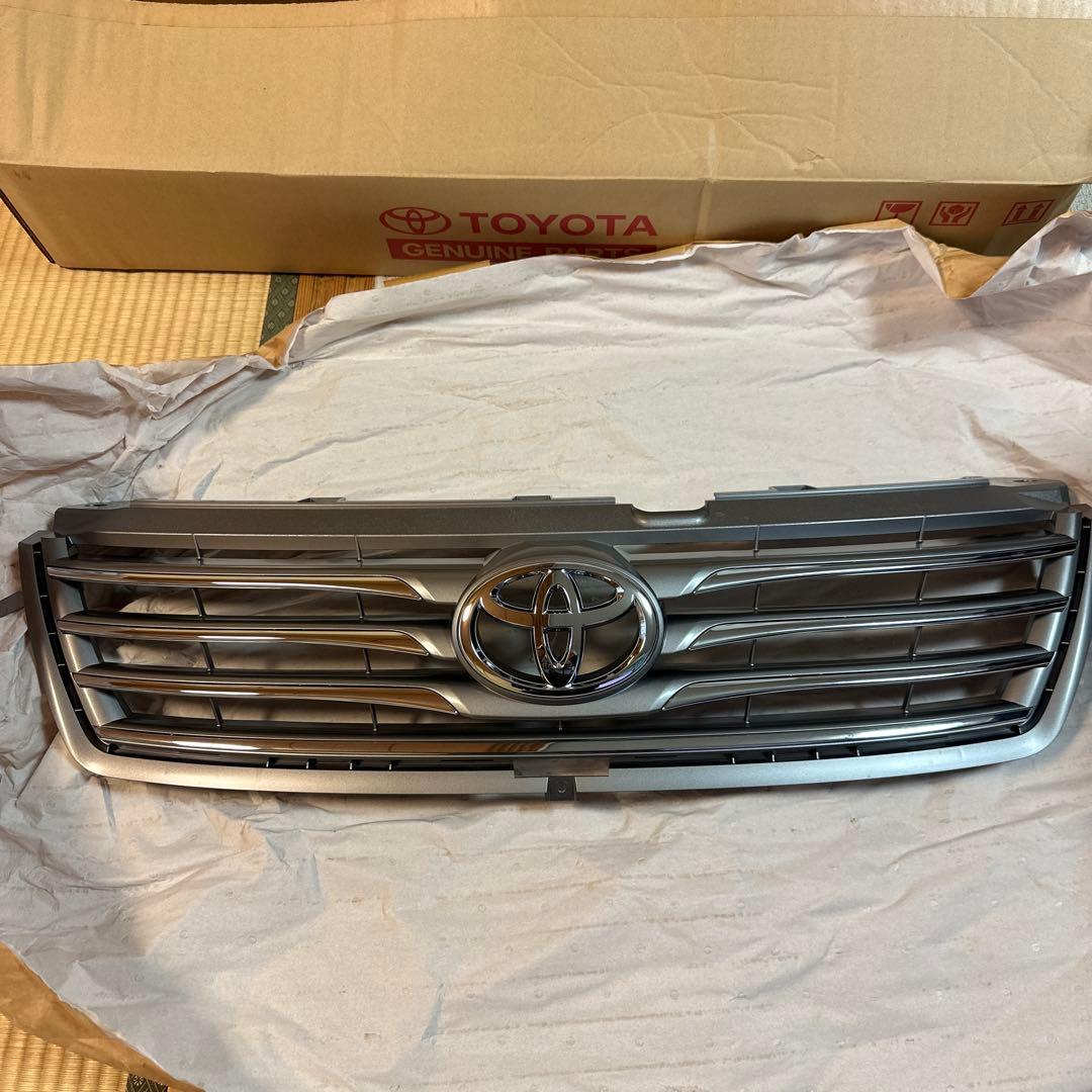 TOYOTA ヴァンガード フロントグリル 純正品