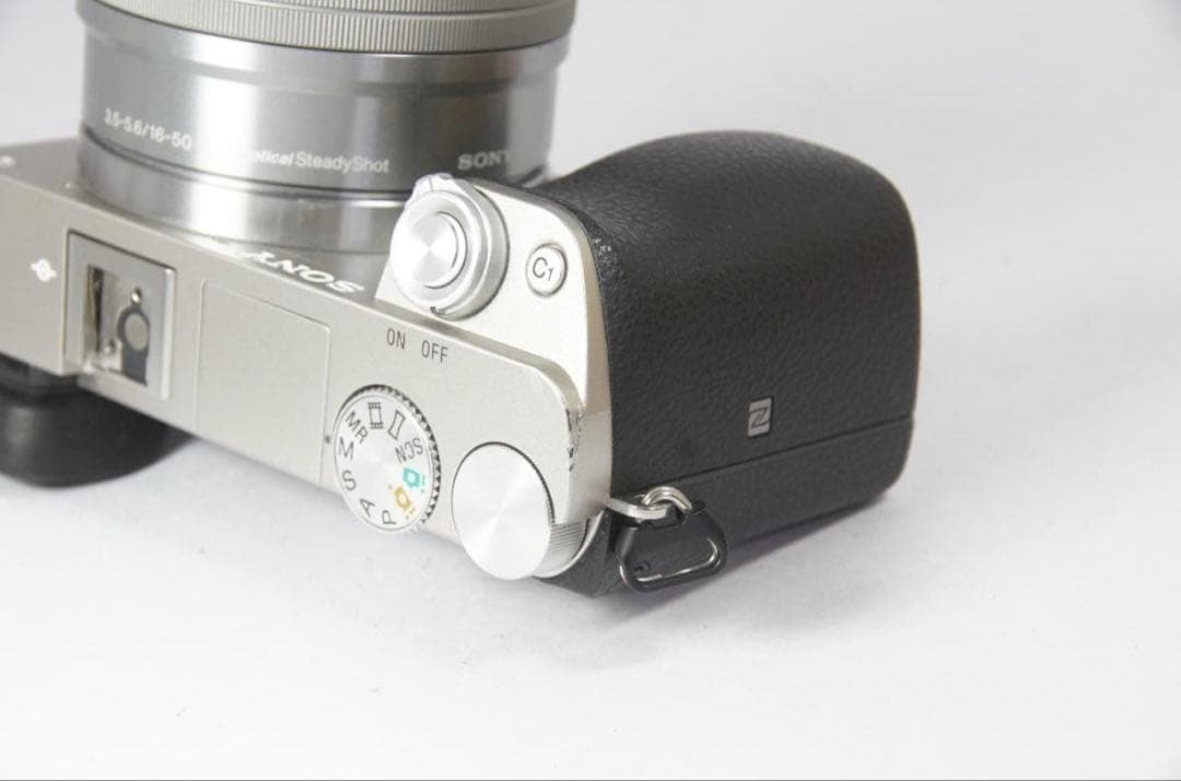 SONY a6000 ILCE-6000Lパワーズームレンズキット［シルバー］