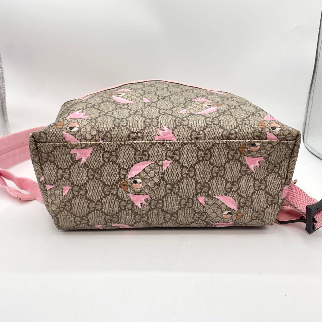 グッチ リュック　チルドレンズ パパガッロ オウム レザー　ピンク　柄