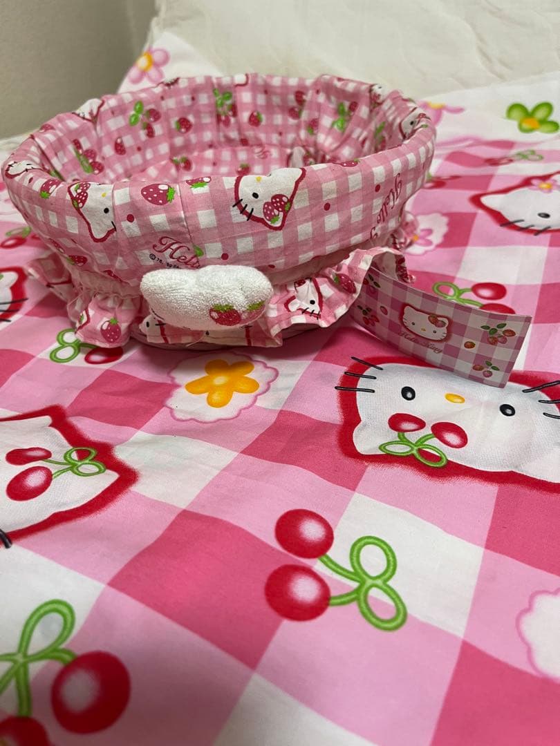 レア　レトロ　キティ　ピンク　カゴ　ストロベリー　いちご　フリル