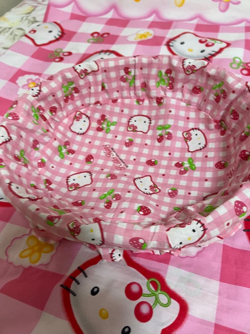 レア　レトロ　キティ　ピンク　カゴ　ストロベリー　いちご　フリル