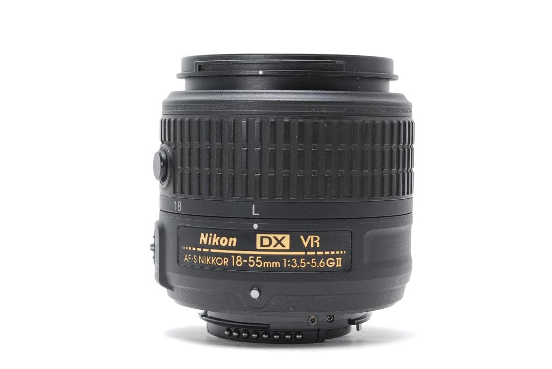 【新品級美品】Nikon D3300 高精細2416万画素 動画撮影 小型軽量