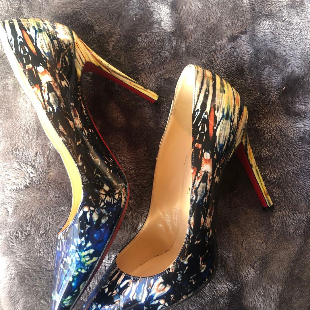 クリスチャンルブタンパンプス