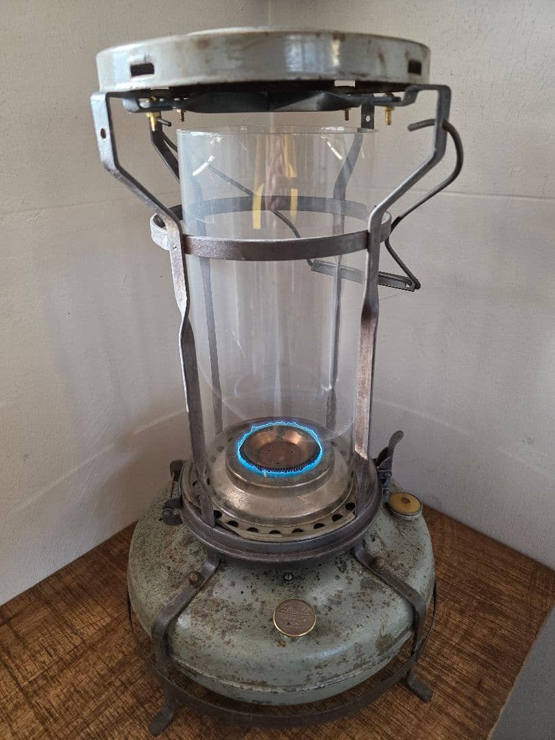 n*u様 激レア ８型　アラジンストーブ　 ビンテージストーブ　捻りフレームガラ