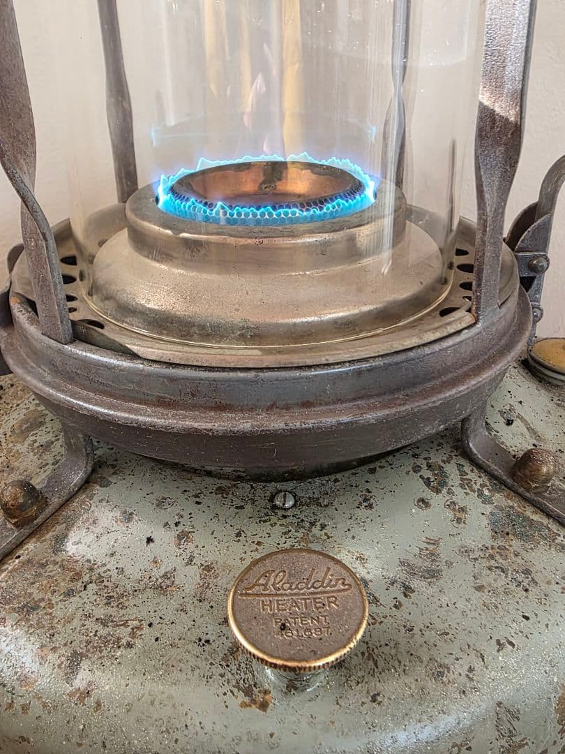 n*u様 激レア ８型　アラジンストーブ　 ビンテージストーブ　捻りフレームガラ