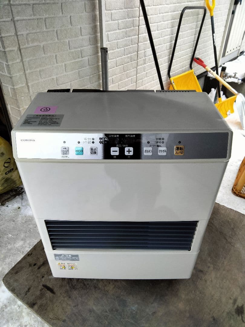 札幌発コロナFF温風石油ストーブ！品番「FF‐4213GS」2014年式中古品⑥