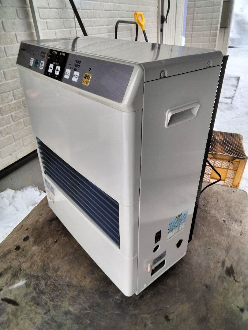 札幌発コロナFF温風石油ストーブ！品番「FF‐4213GS」2014年式中古品⑥