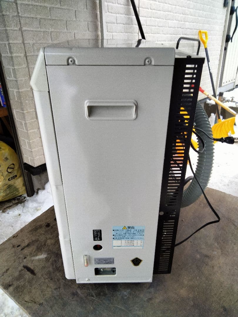 札幌発コロナFF温風石油ストーブ！品番「FF‐4213GS」2014年式中古品⑥