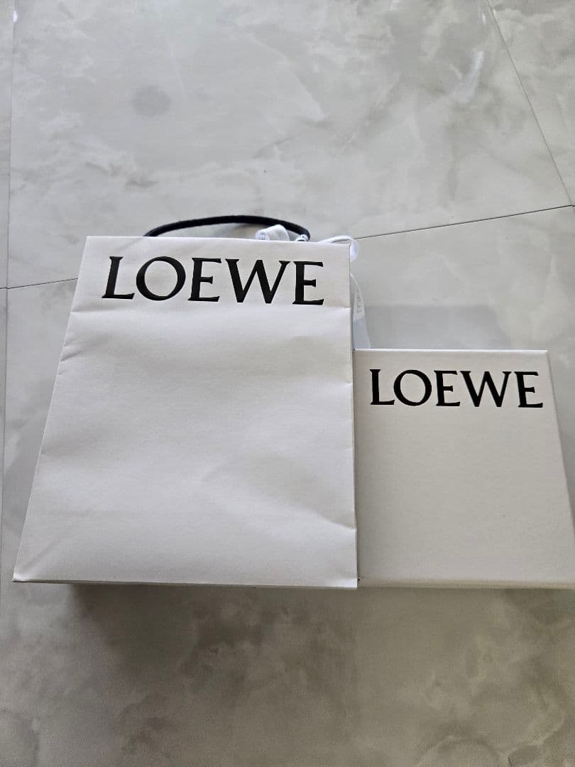 ロエベ アナグラム スリムコンパクトウォレット 二つ折り オニキスブルー