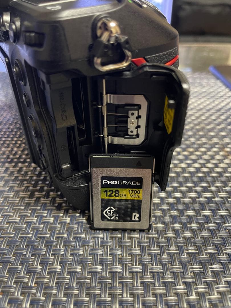 Nikon Z8 ミラーレスカメラ 本体