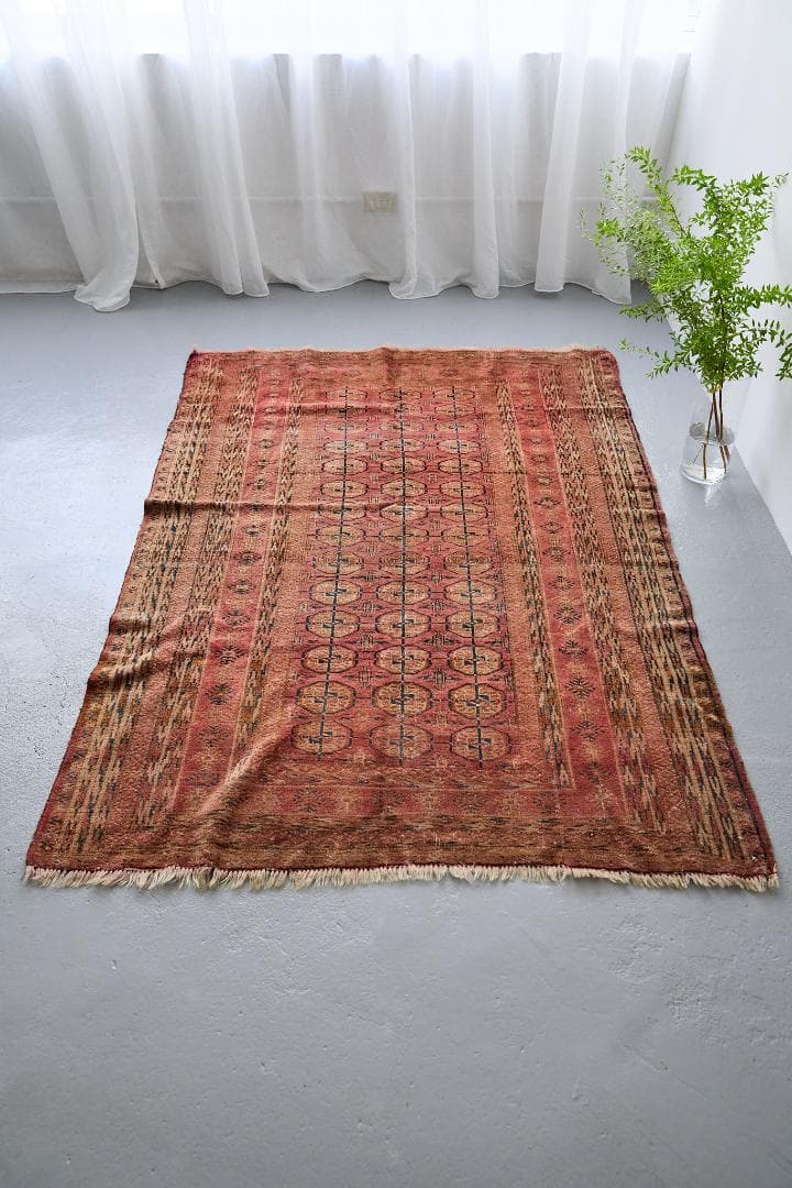 アンティークラグ　トルクメン族 エルサリ（189×135cm）赤　黒　茶