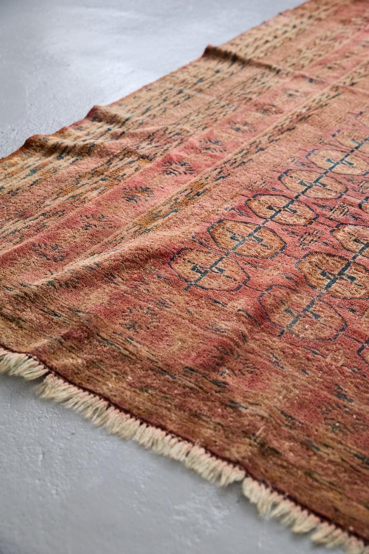 アンティークラグ　トルクメン族 エルサリ（189×135cm）赤　黒　茶