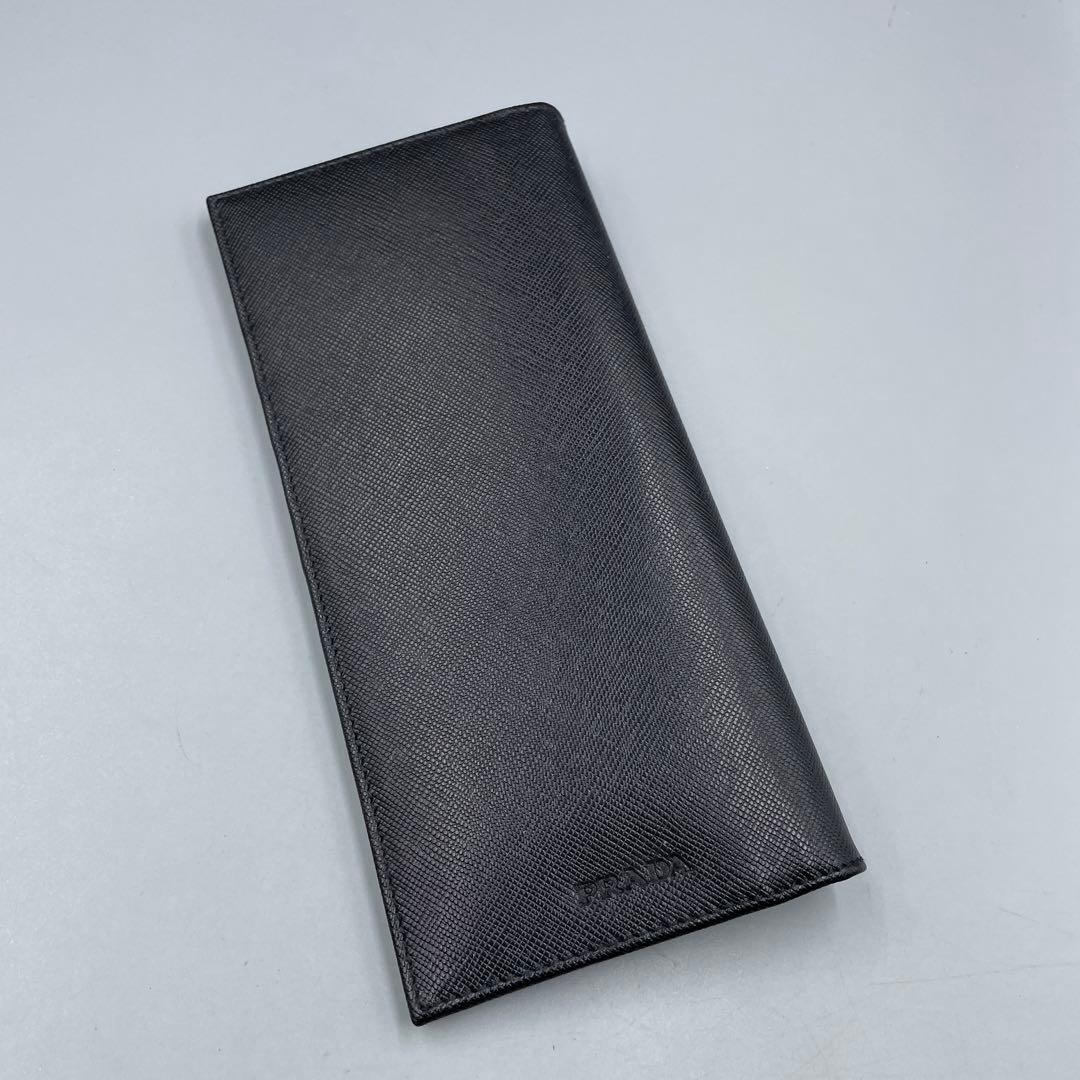 25未使用　PRADA ブラック 長財布 箱付き