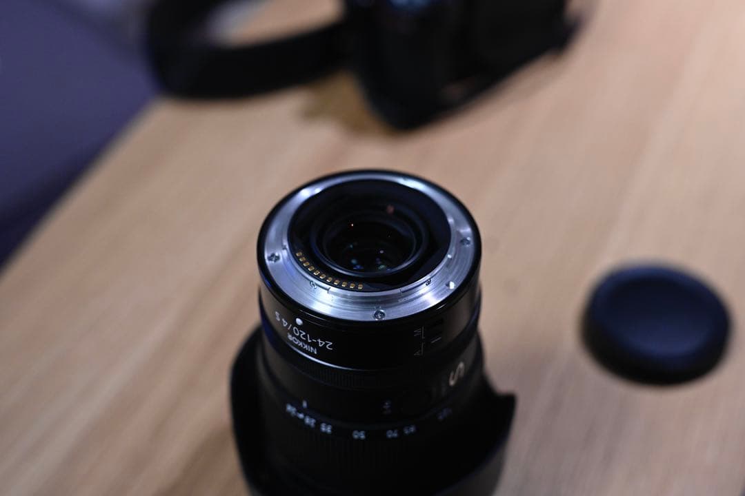 Nikon NIKKOR Z 24-120mm f/4 ズームレンズ