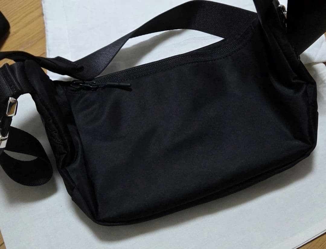 【新品未使用】lululemon Everywhere ボディ&ショルダーバッグ