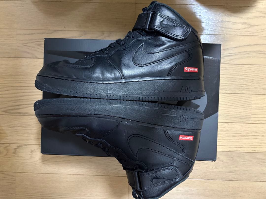 ナイキ　エアフォース1 シュプリーム　スニーカー　ハイカット