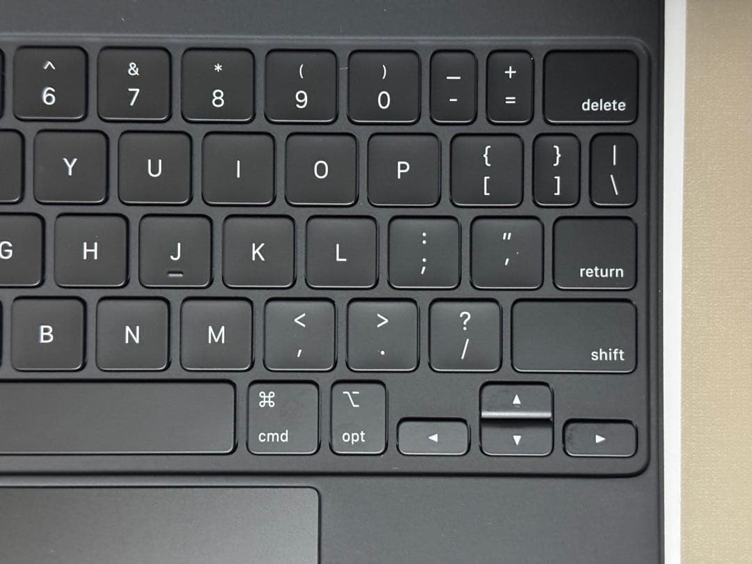 iPad 11インチ Magic Keyboard MXQU2LL/A US配列