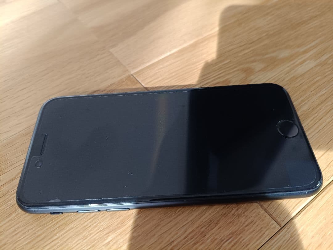 iPhone se2 第2世代 ブラック simフリー