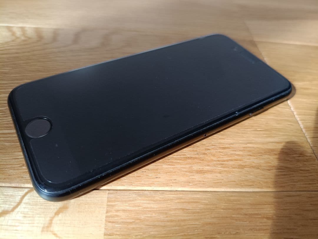 iPhone se2 第2世代 ブラック simフリー