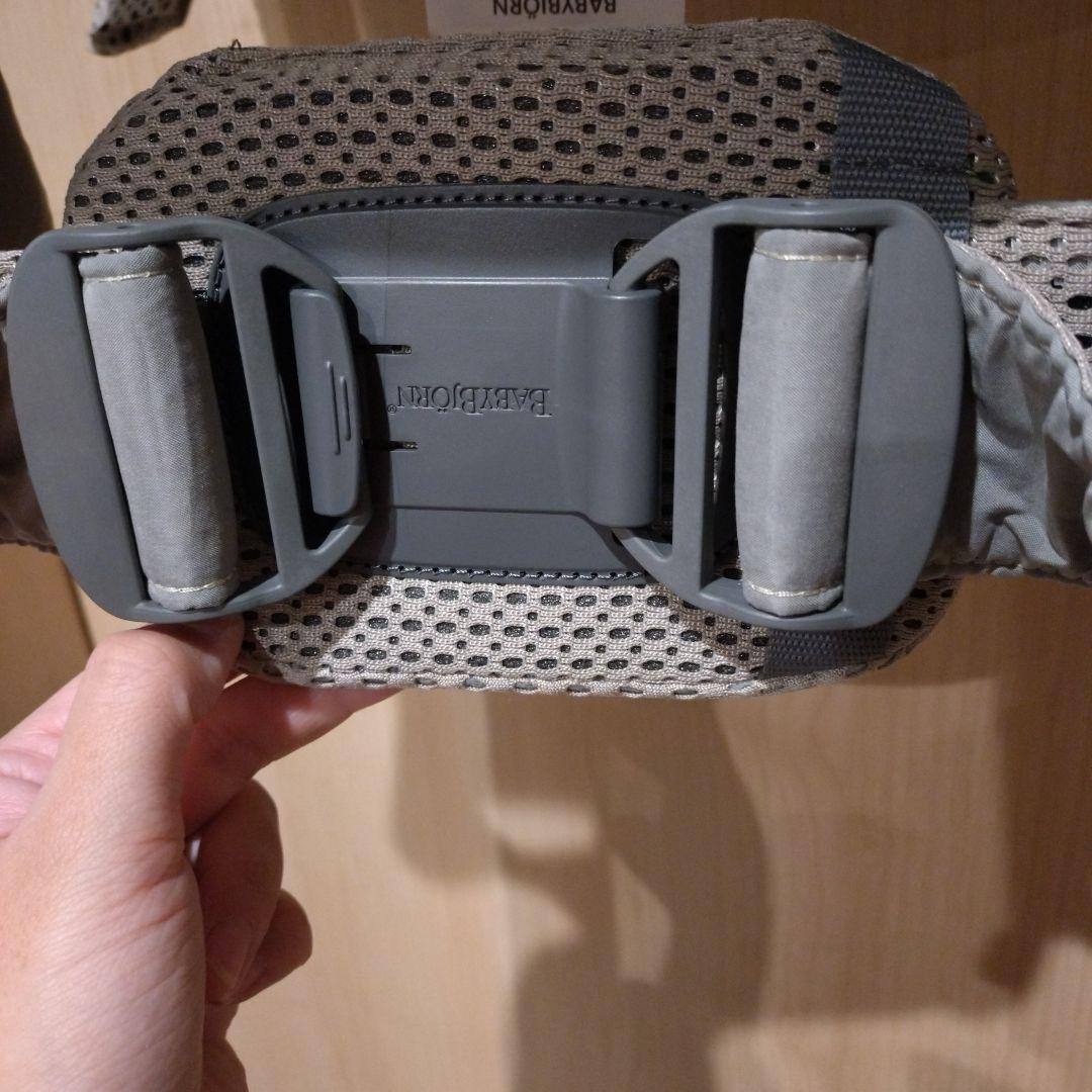 ベビービョルン HARMONY グレーベージュ メッシュ