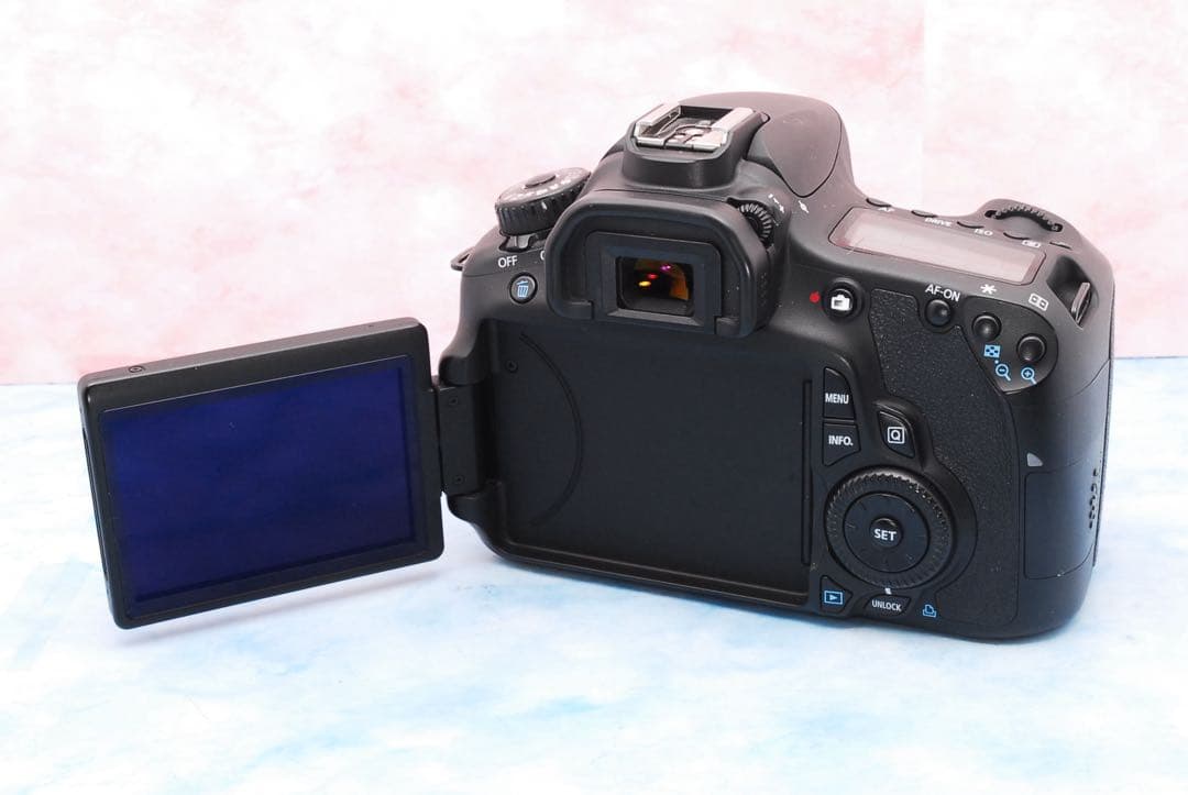 Canon EOS 60D☆一眼レフカメラ☆S数少☆手ぶれ補正レンズ付