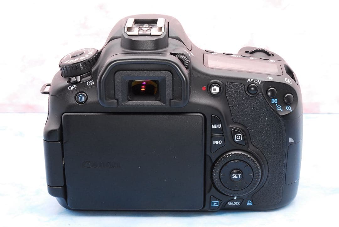 Canon EOS 60D☆一眼レフカメラ☆S数少☆手ぶれ補正レンズ付