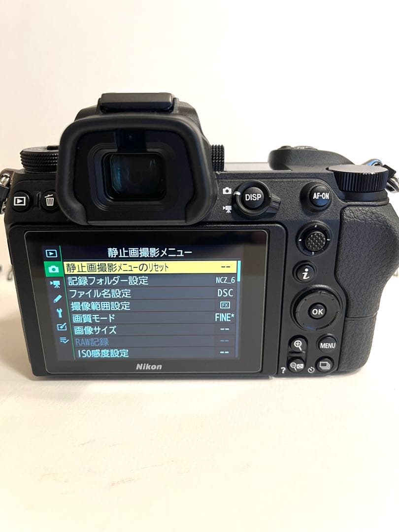 Nikon Z 6 、バッテリー、ストラップ、22,500ショット、レリーズ付
