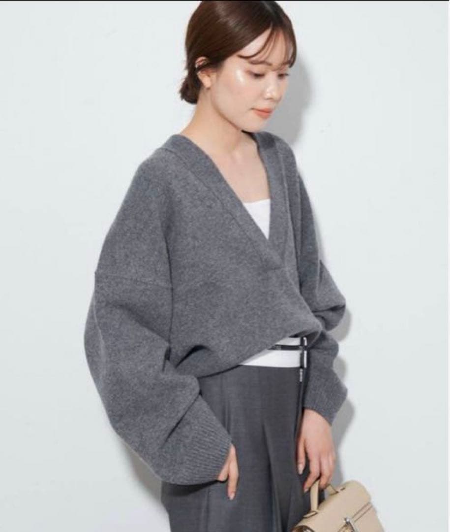 Plageグレー Vネック ボリュームスリーブ ニット