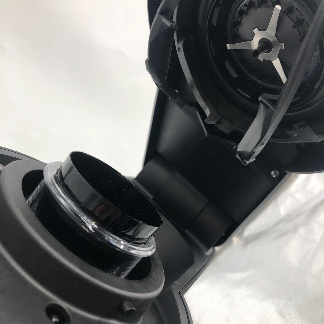 ネスプレッソ カプセル式コーヒーメーカー/Y32603-B2