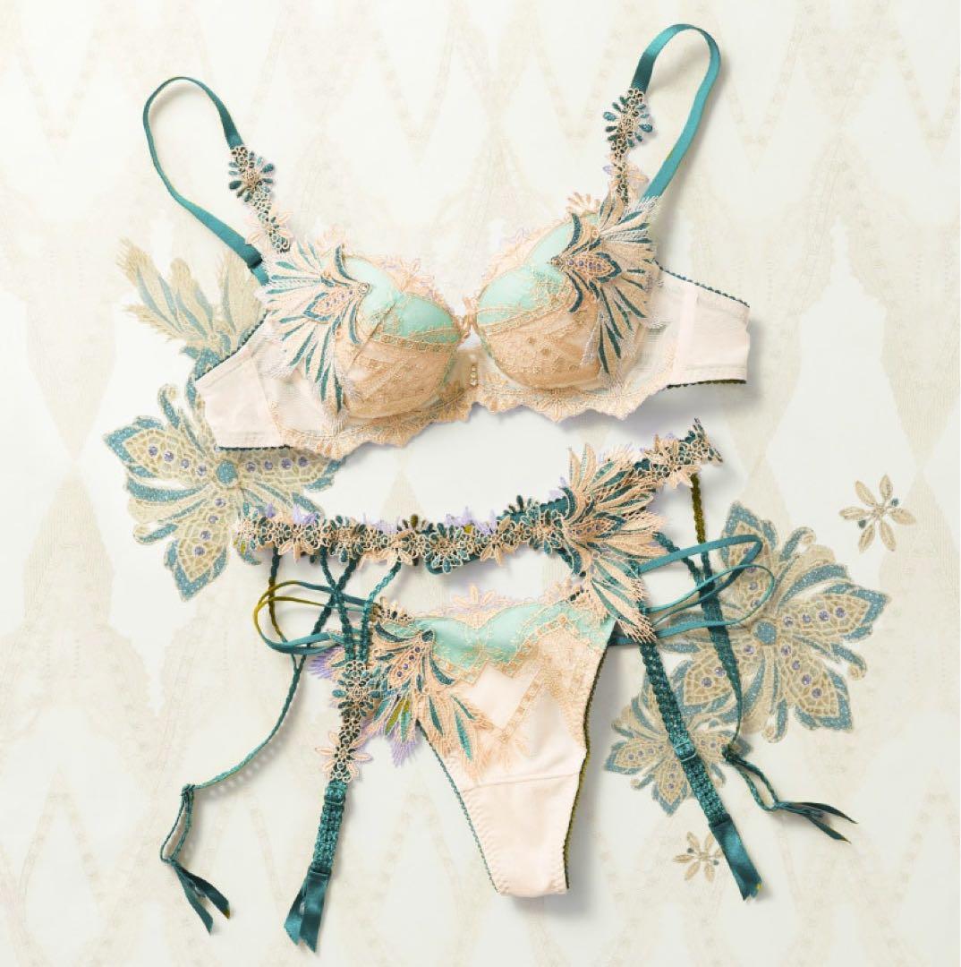 希少　店舗限定商品　サルート　G65 王家の紋章　ブラジャーTバックセット