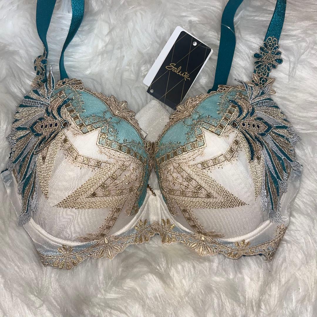 希少　店舗限定商品　サルート　G65 王家の紋章　ブラジャーTバックセット