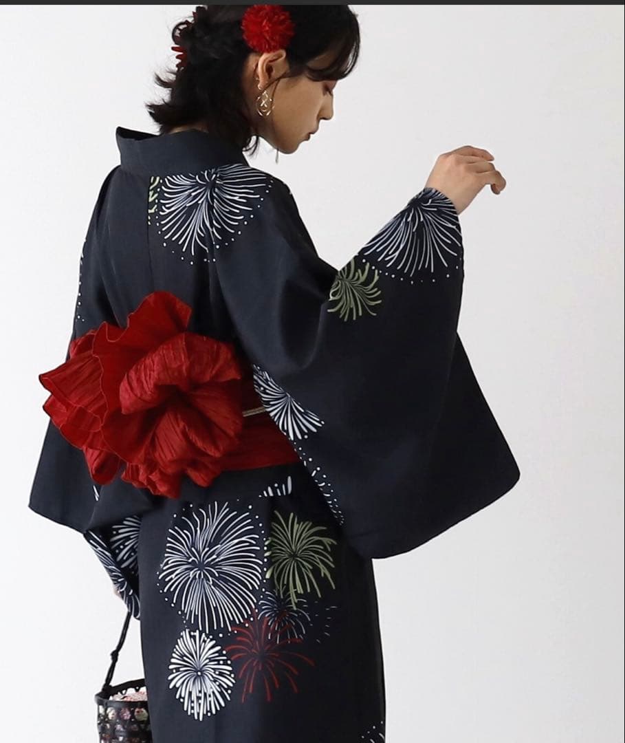 【1人で着れる！】花火柄紺色ワンピース浴衣 赤い帯付き M