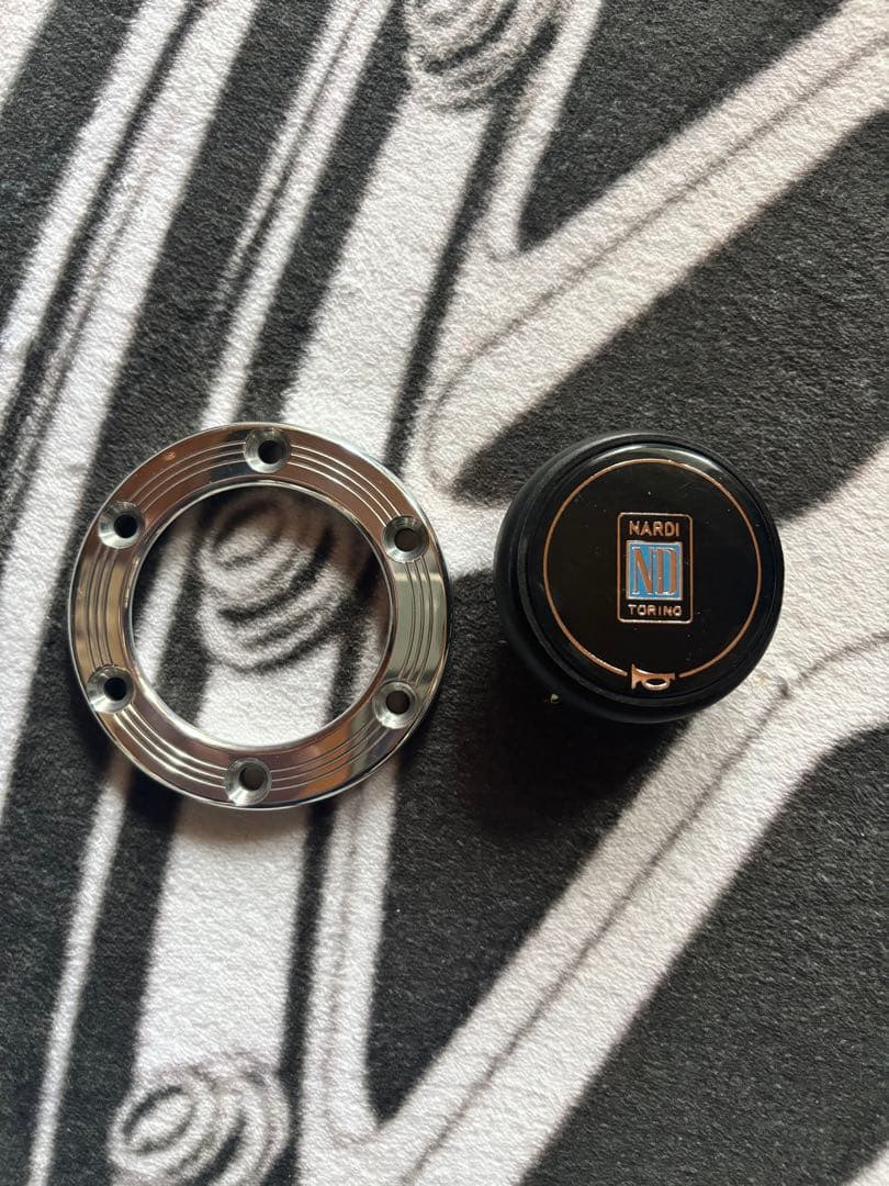 ナルディ NARDI ホーンボタン 当時物 サイドスポーク