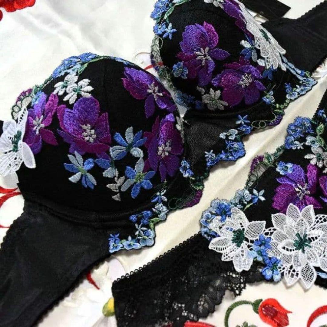 新品・タグ付き☆ワコール☆サルート☆８１G・ちはやふる☆ＢＬ☆Ｅ７０＆ソングＬ