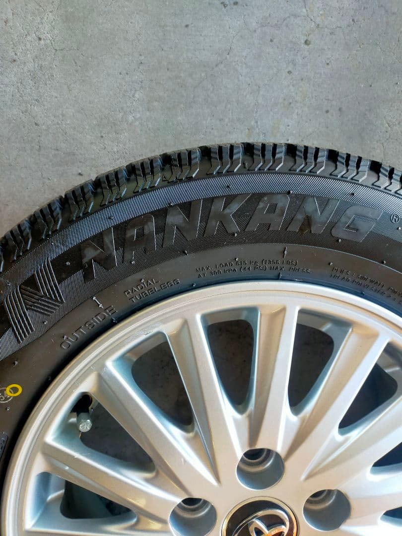 ⑭15インチ スタッドレスタイヤ 純正アルミホイール４本セット１９５/６５Ｒ１５