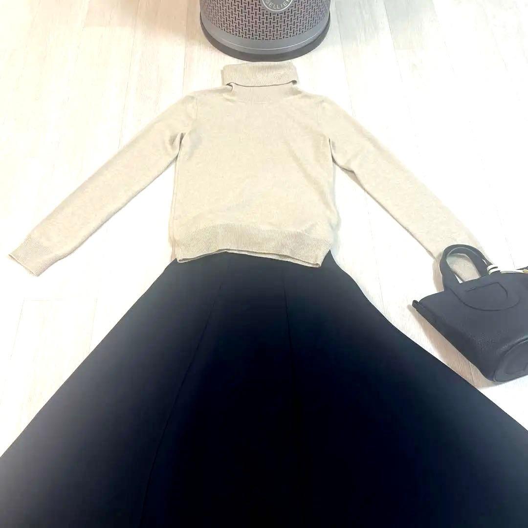 FOXEY ベージュ タートルネックニット