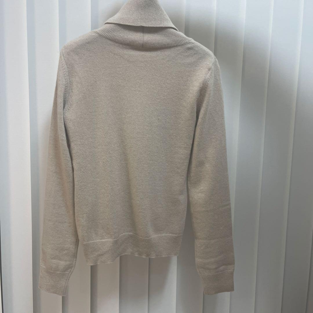 FOXEY ベージュ タートルネックニット