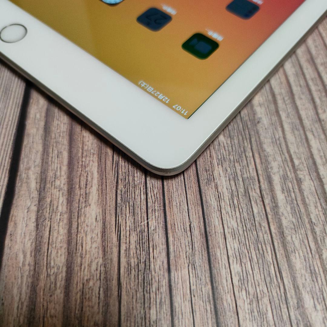 Apple iPad 第6世代 32GB SIMフリー シルバー 美品