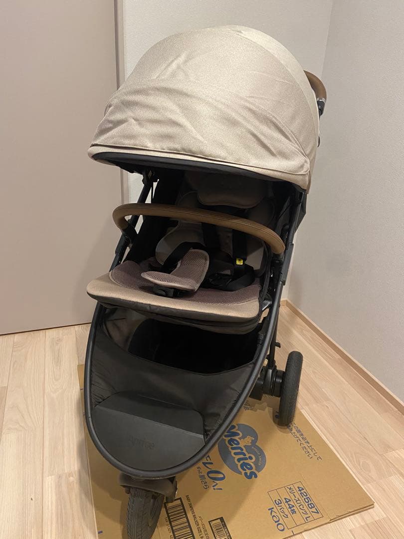 再値下げ【美品】Aprica スムーヴプレシャス　ベビーカー ベージュ