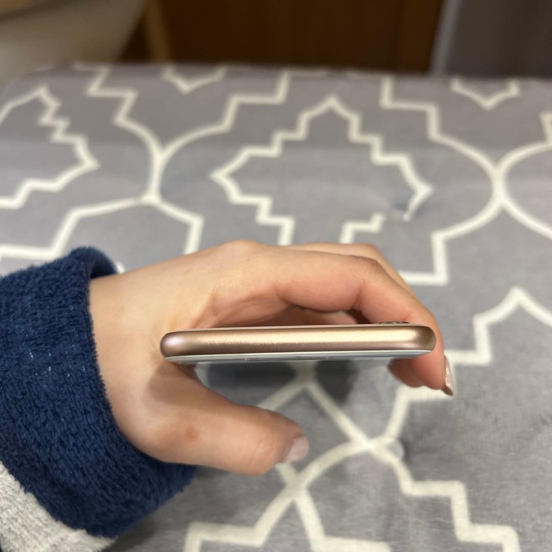 最終値下げ[匿名配送]iPhone 8 64GB ゴールド　本体のみ