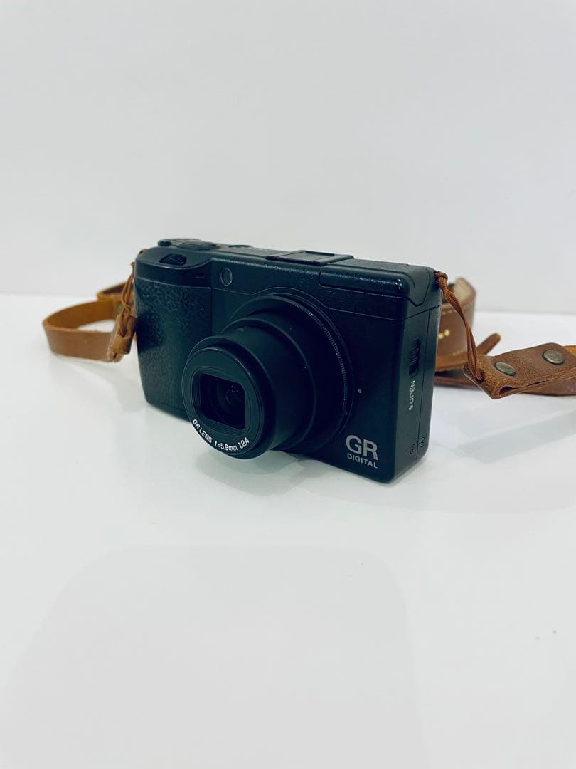 RICOH GR DIGITAL 2 ≪S数4228回≫ レザーストラップ付き