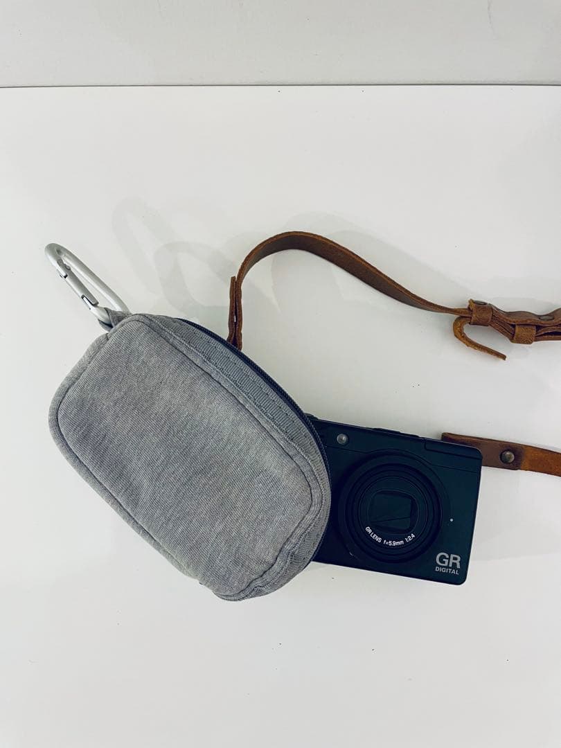 RICOH GR DIGITAL 2 ≪S数4228回≫ レザーストラップ付き