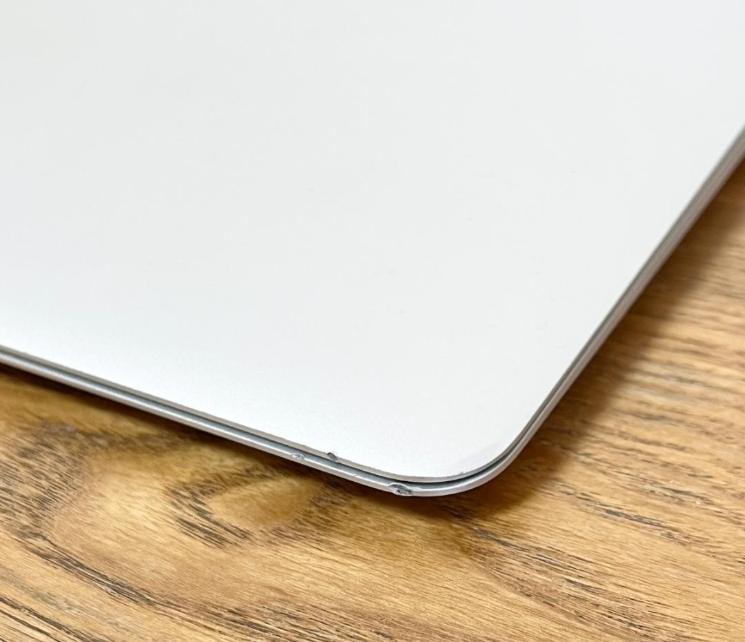 【送料無料】MacBook Air 13 i5 8GB SSD256GB AC付