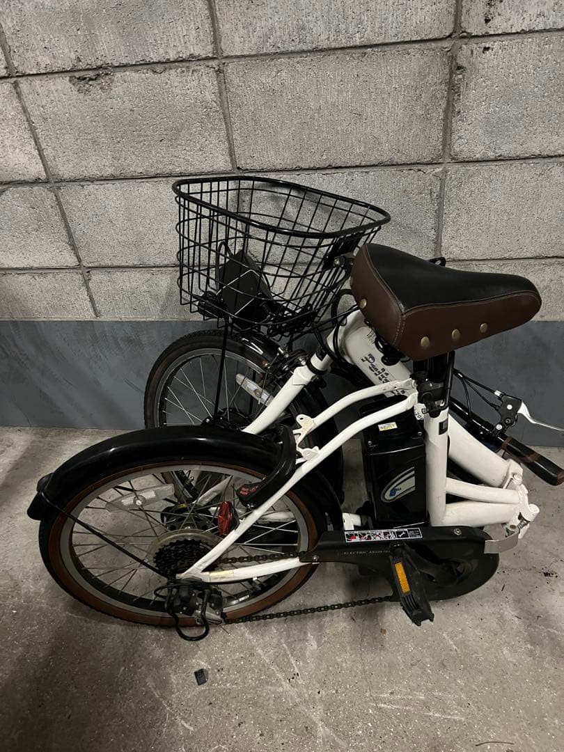 電動アシスト　折りたたみ自転車 ホワイト 20インチ