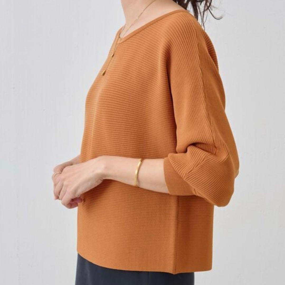 新品タグ付き　ビアズリー BEARDSLEY 後ろパールニット　キャメル